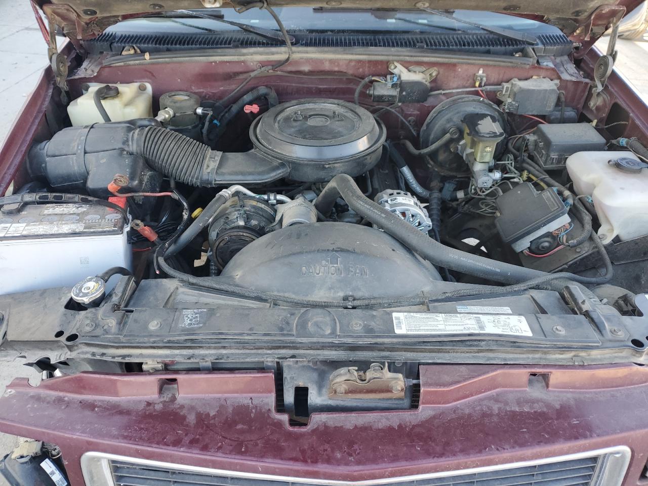 1995 GMC Sierra VIN 2GTFC29K6S1549257 Copart auction photo, front end / side damage thumbnail 11
