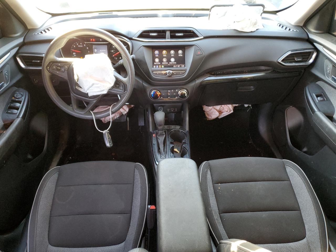 2021 Chevrolet TrailBlazer VIN KL79MPS20MB155402 Copart auction photo, front end / minor dent/scratches damage thumbnail 8