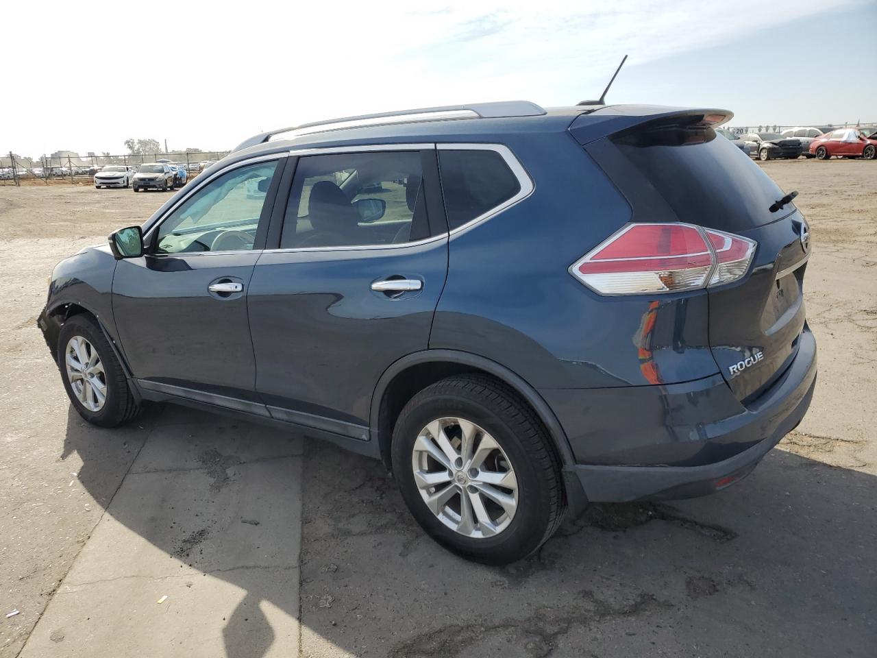 2015 Nissan Rogue VIN 5N1AT2MT5FC823389 Copart auction photo, front end damage thumbnail 2