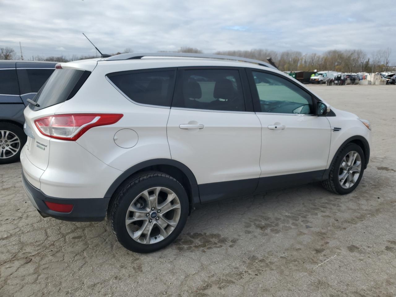 2014 Ford Escape VIN 1FMCU0JX7EUC21619 Copart auction photo, undercarriage damage thumbnail 3