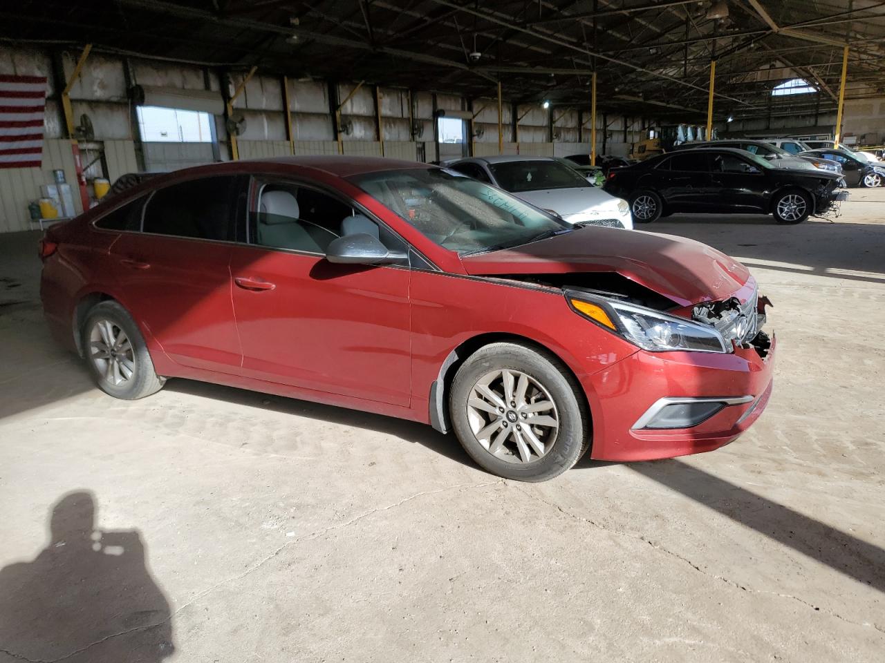 2016 Hyundai Sonata VIN 5NPE24AF5GH337609 Copart auction photo, front end / minor dent/scratches damage thumbnail 4