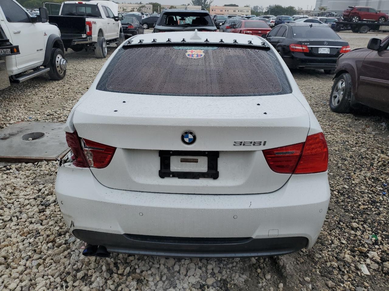 2011 BMW 3er VIN WBAPH7G53BNM55767 Copart auction photo, rear end / front end damage thumbnail 6
