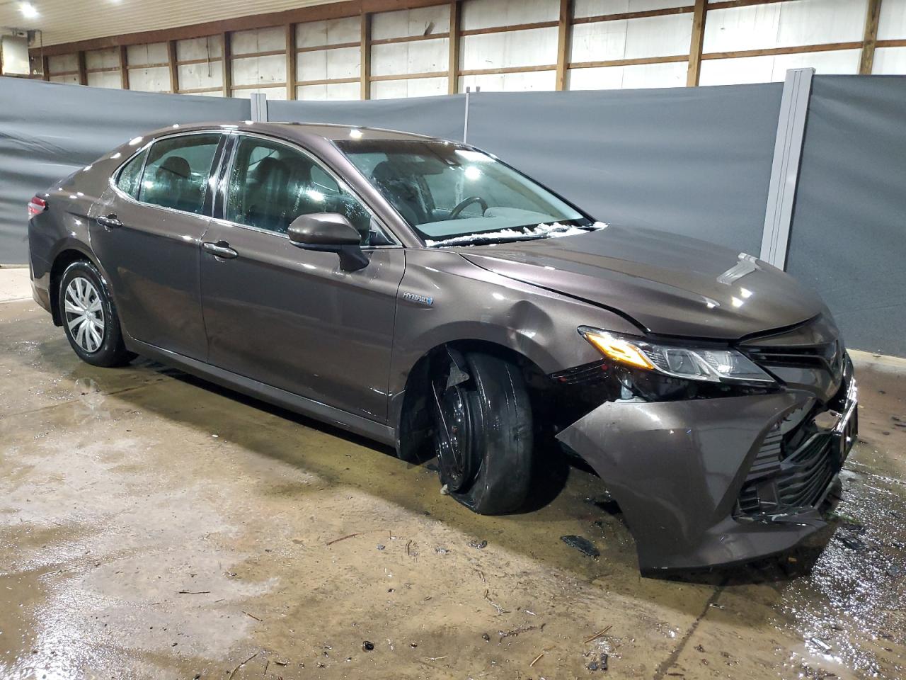 2018 Toyota Camry VIN 4T1B31HKXJU508137 Copart auction photo, front end / side damage thumbnail 4