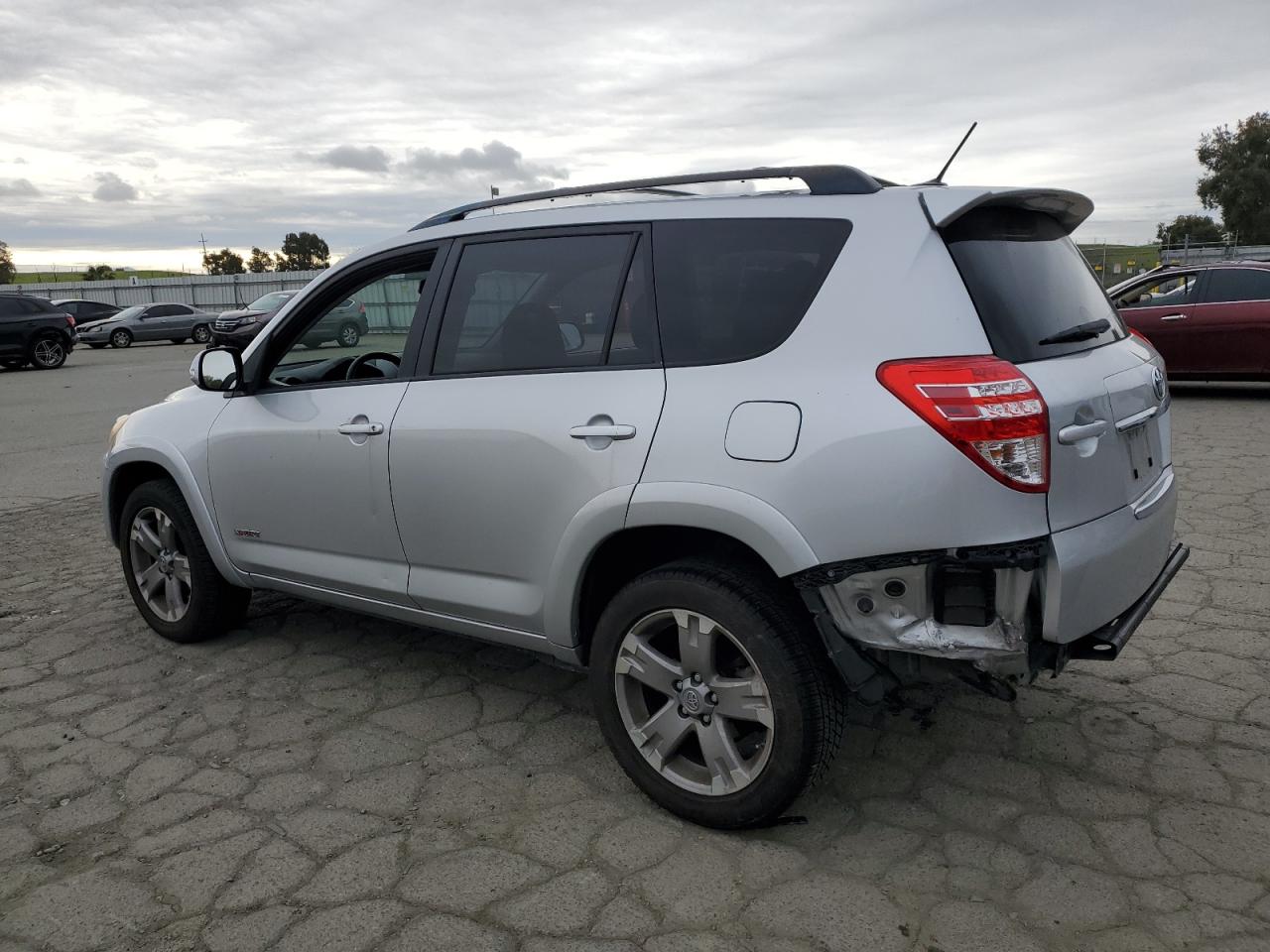 2011 Toyota RAV 4 VIN JTMWF4DV4B5042439 Copart auction photo, rear end damage thumbnail 2