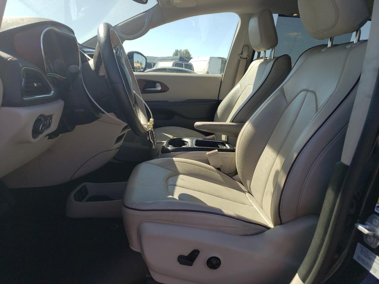2017 Chrysler Pacifica VIN 2C4RC1GG5HR513186 Copart auction photo, side / rear end damage thumbnail 7