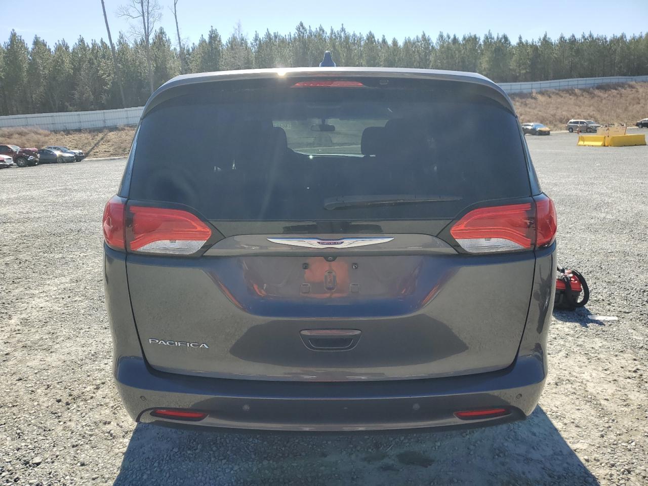2018 Chrysler Pacifica VIN 2C4RC1CG8JR214352 Copart auction photo, front end damage thumbnail 6