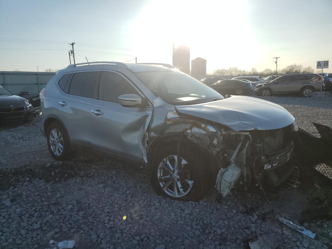 2016 Nissan Rogue VIN KNMAT2MT8GP674488 Copart auction photo, front end / side damage thumbnail 4