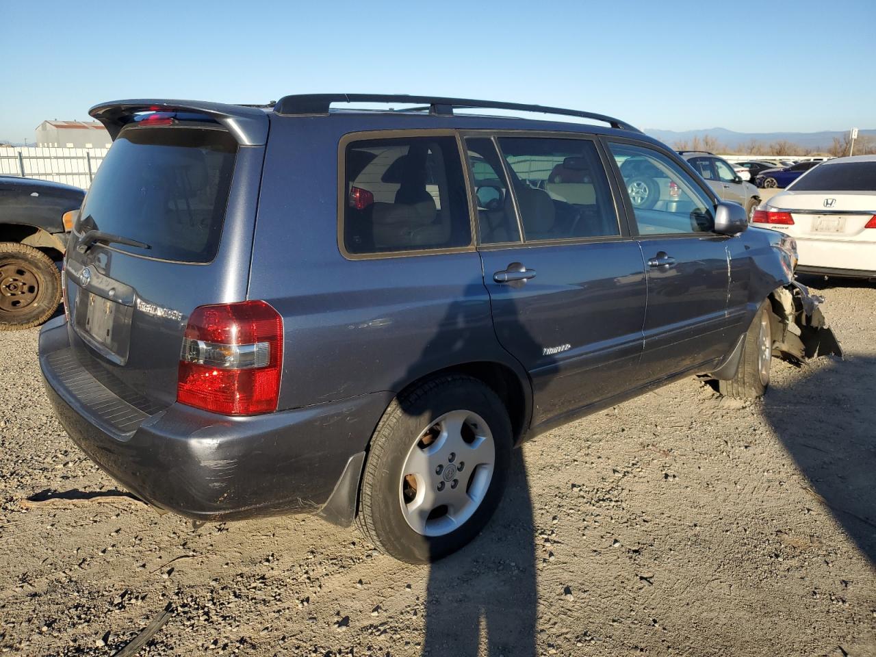 2007 Toyota Highlander VIN JTEDP21A370145555 Copart auction photo, front end damage thumbnail 3