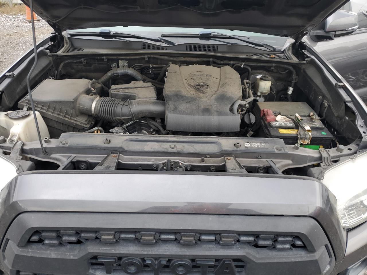 2017 Toyota Tacoma VIN 5TFDZ5BNXHX016609 Copart auction photo, rear end / minor dent/scratches damage thumbnail 11