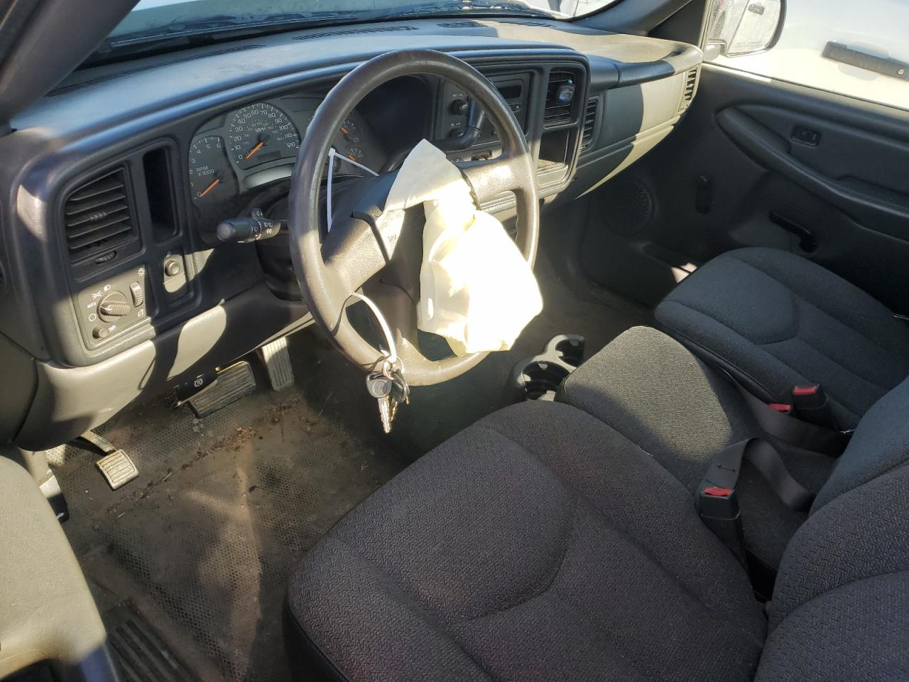 2005 Chevrolet Silverado VIN 1GCEC14X85Z340705 Copart auction photo, undercarriage / front end damage thumbnail 8