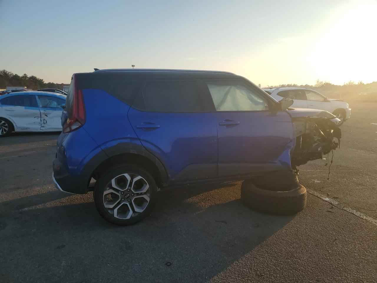 2020 KIA Soul VIN KNDJ23AU4L7007031 Copart auction photo, front end / side damage thumbnail 3