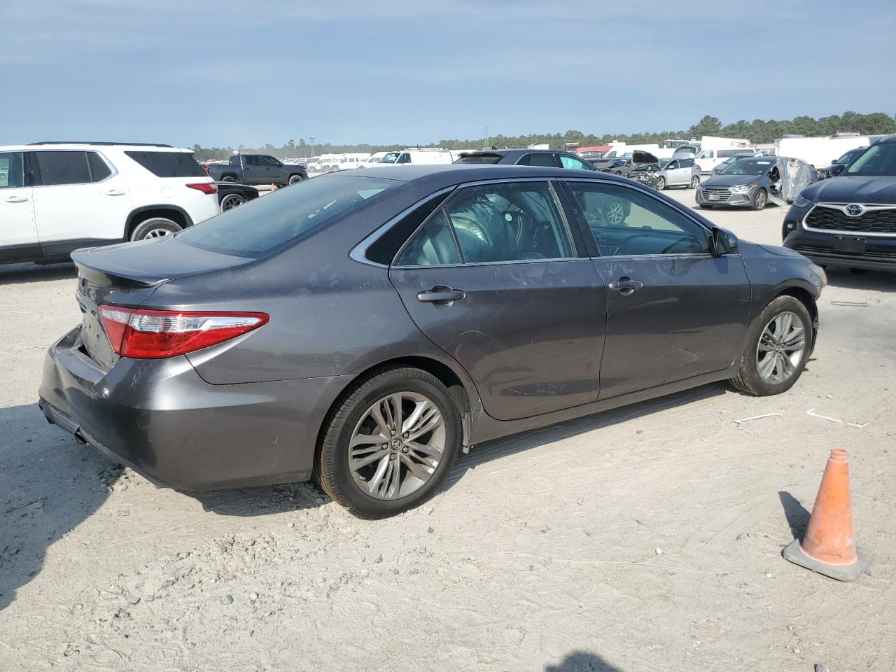 2017 Toyota Camry VIN 4T1BF1FK1HU679153 Copart auction photo, front end / rear end damage thumbnail 3