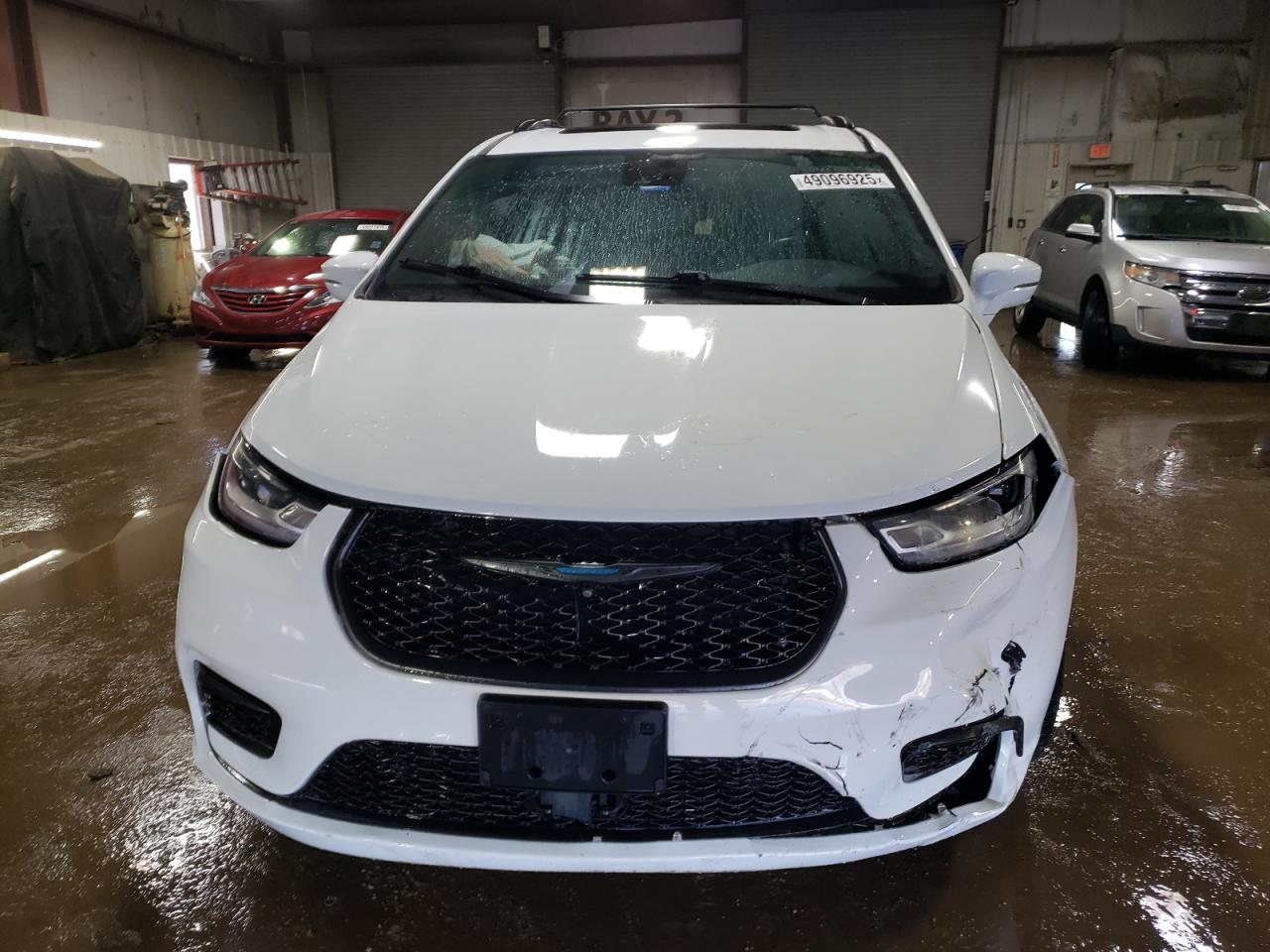 2021 Chrysler Pacifica VIN 2C4RC1S78MR507416 Copart auction photo, front end / minor dent/scratches damage thumbnail 5