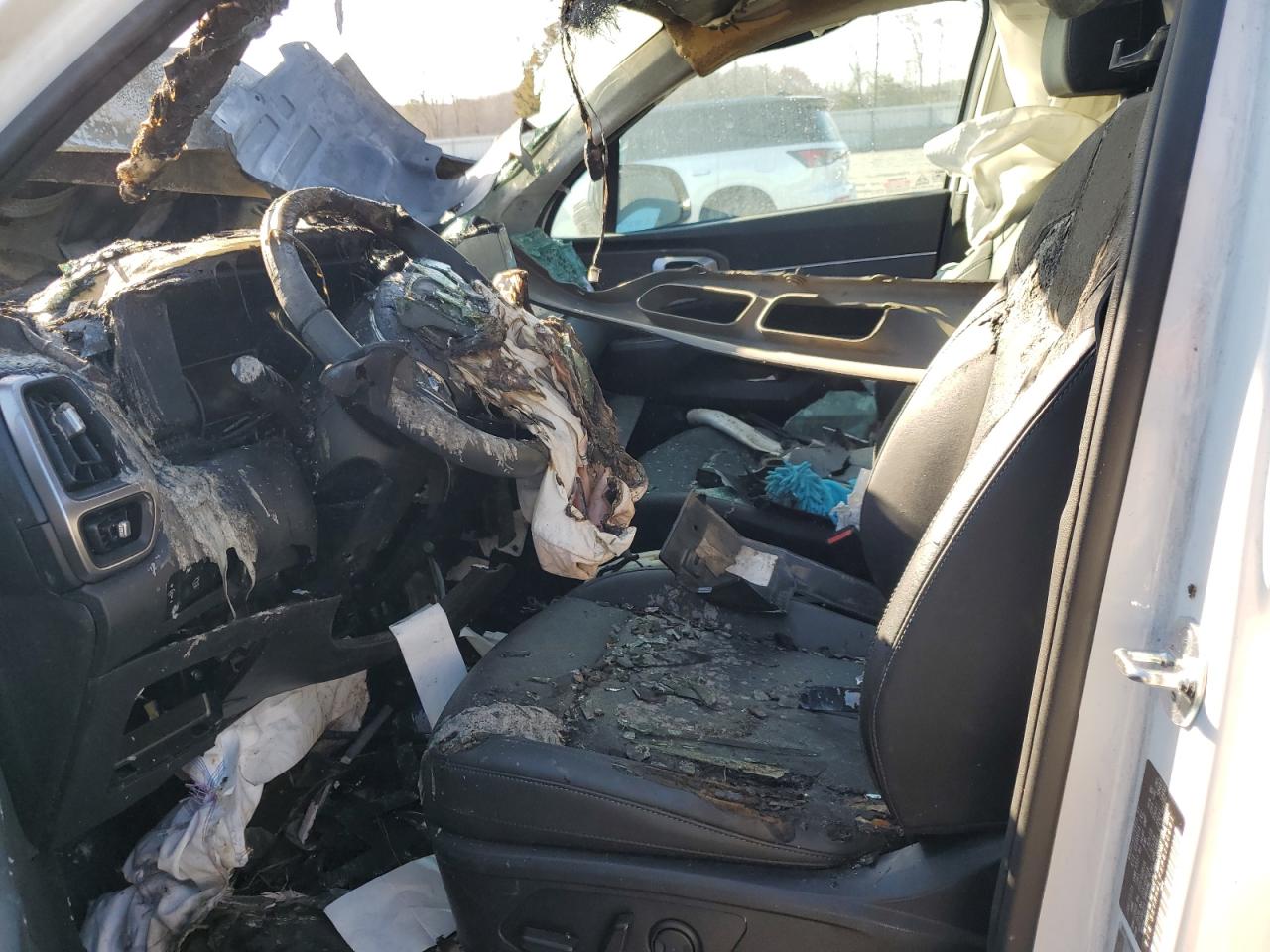 2023 KIA Sorento VIN 5XYRH4LFXPG180681 Copart auction photo, front end / burn damage thumbnail 7