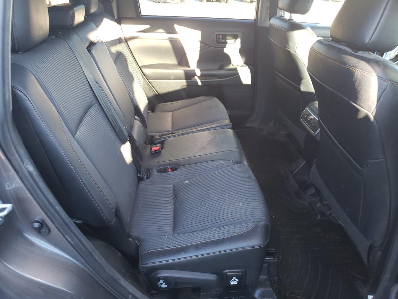 2016 Toyota Highlander VIN 5TDBKRFHXGS323077 Copart auction photo, front end / rear end damage thumbnail 11