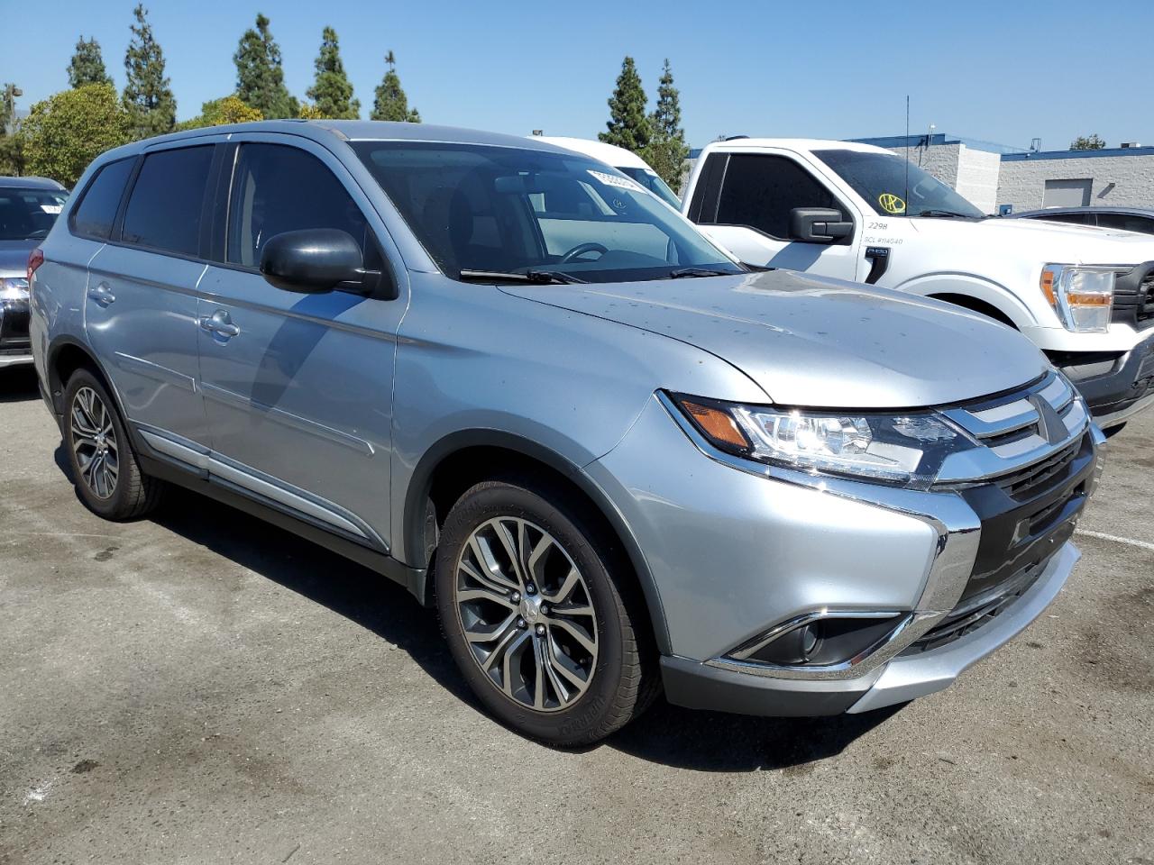 2016 Mitsubishi Outlander VIN JA4AD2A31GZ018682 Copart auction photo, minor dent/scratches damage thumbnail 4