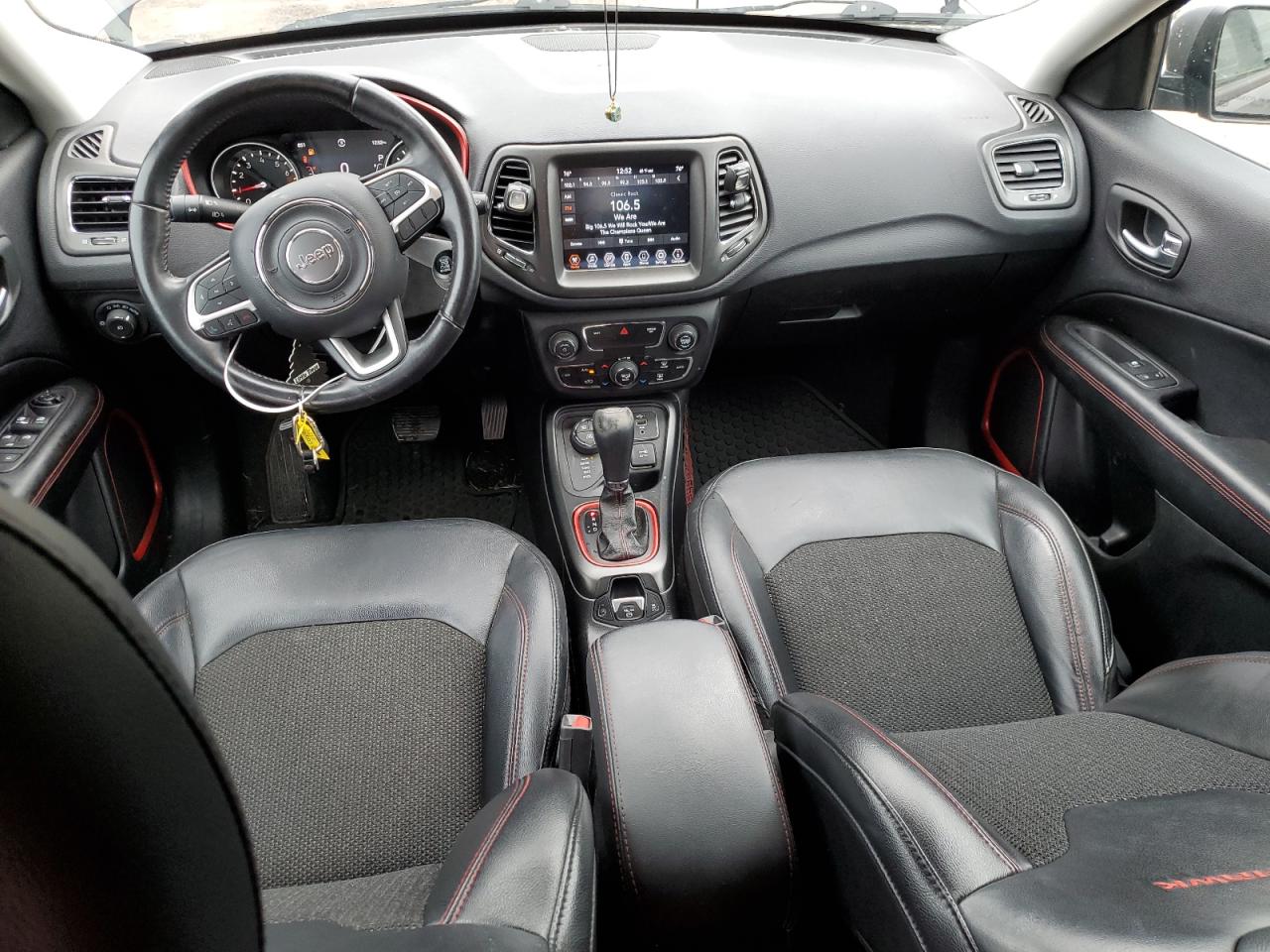 2019 Jeep Compass VIN 3C4NJDDB9KT733093 Copart auction photo, rear end / minor dent/scratches damage thumbnail 8