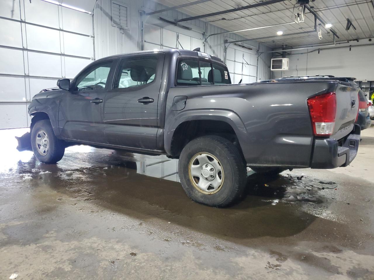 2016 Toyota Tacoma VIN 5TFAX5GN1GX070235 Copart auction photo, front end / minor dent/scratches damage thumbnail 2