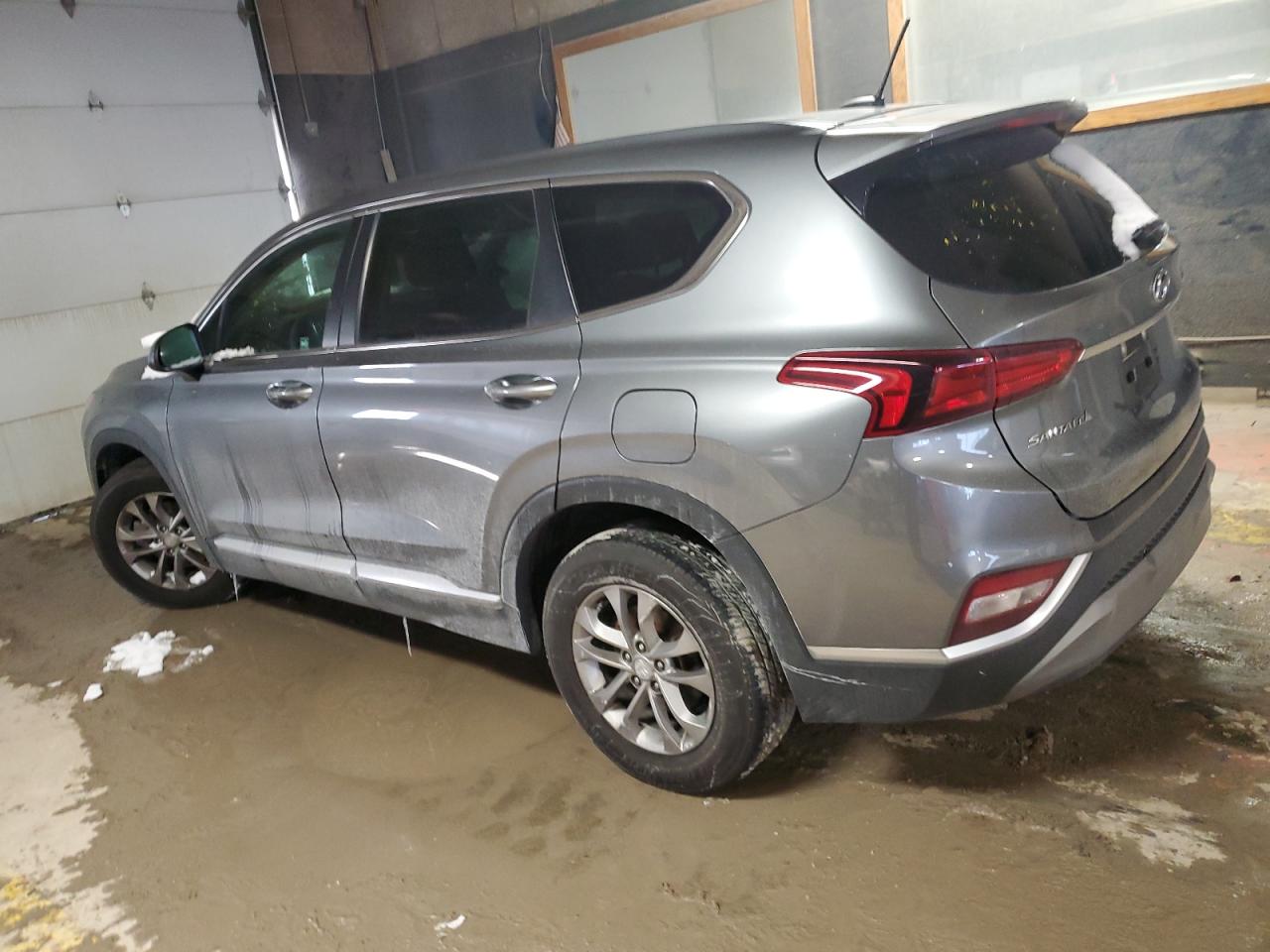 2019 Hyundai Santa Fe VIN 5NMS23AD0KH079064 Copart auction photo, rear end / minor dent/scratches damage thumbnail 2