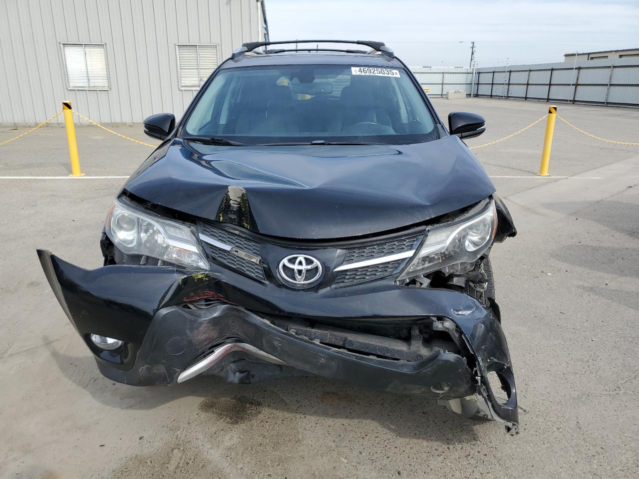 2015 Toyota RAV 4 VIN 2T3YFREV9FW142555 Copart auction photo, front end damage thumbnail 5
