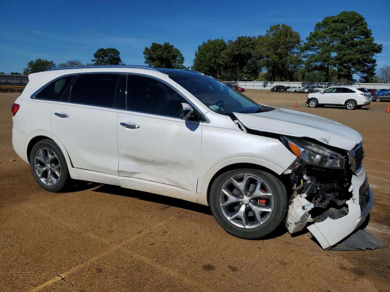 2017 KIA Sorento VIN 5XYPK4A5XHG307286 Copart auction photo, front end / side damage thumbnail 4