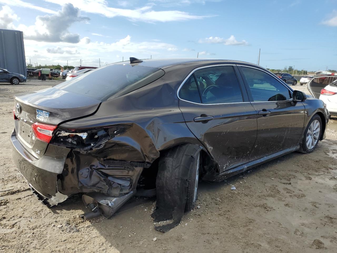 2019 Toyota Camry VIN 4T1B11HK1KU769583 Copart auction photo, rear end / side damage thumbnail 3
