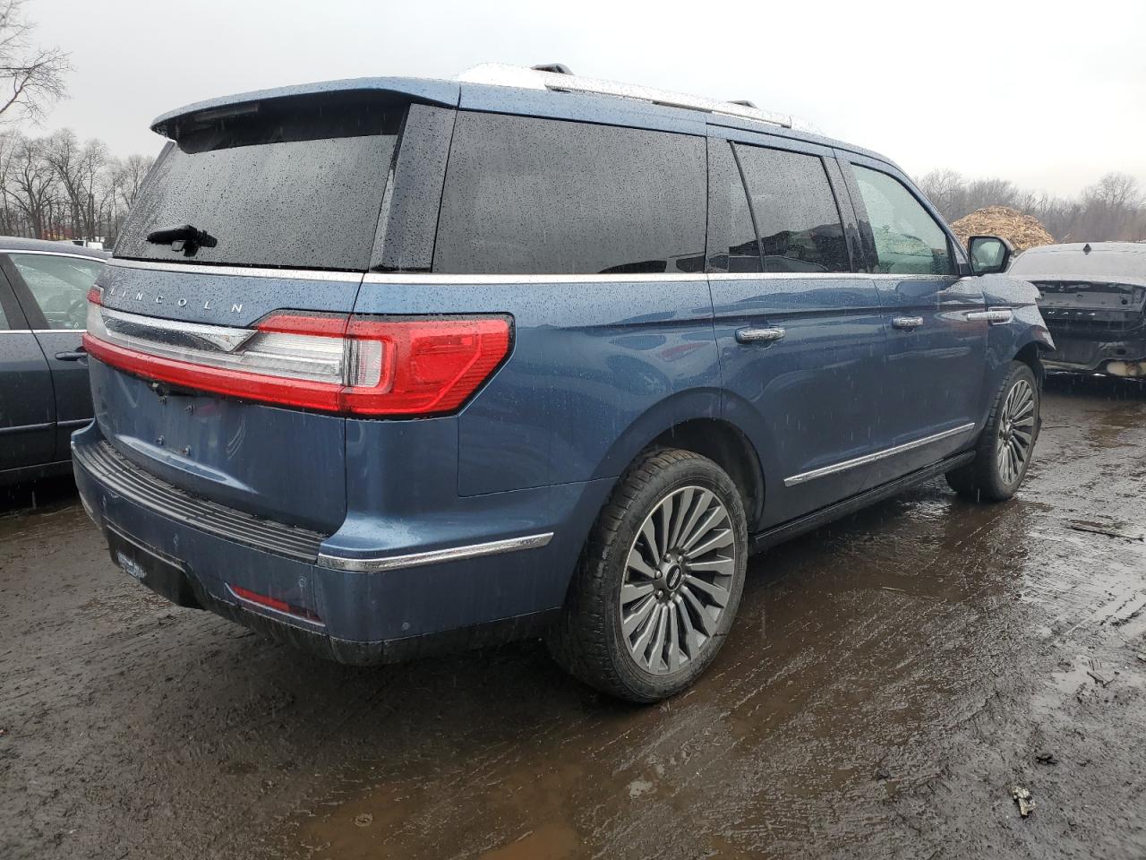 2019 Lincoln Navigator VIN 5LMJJ2LT1KEL17920 Copart auction photo, front end damage thumbnail 3