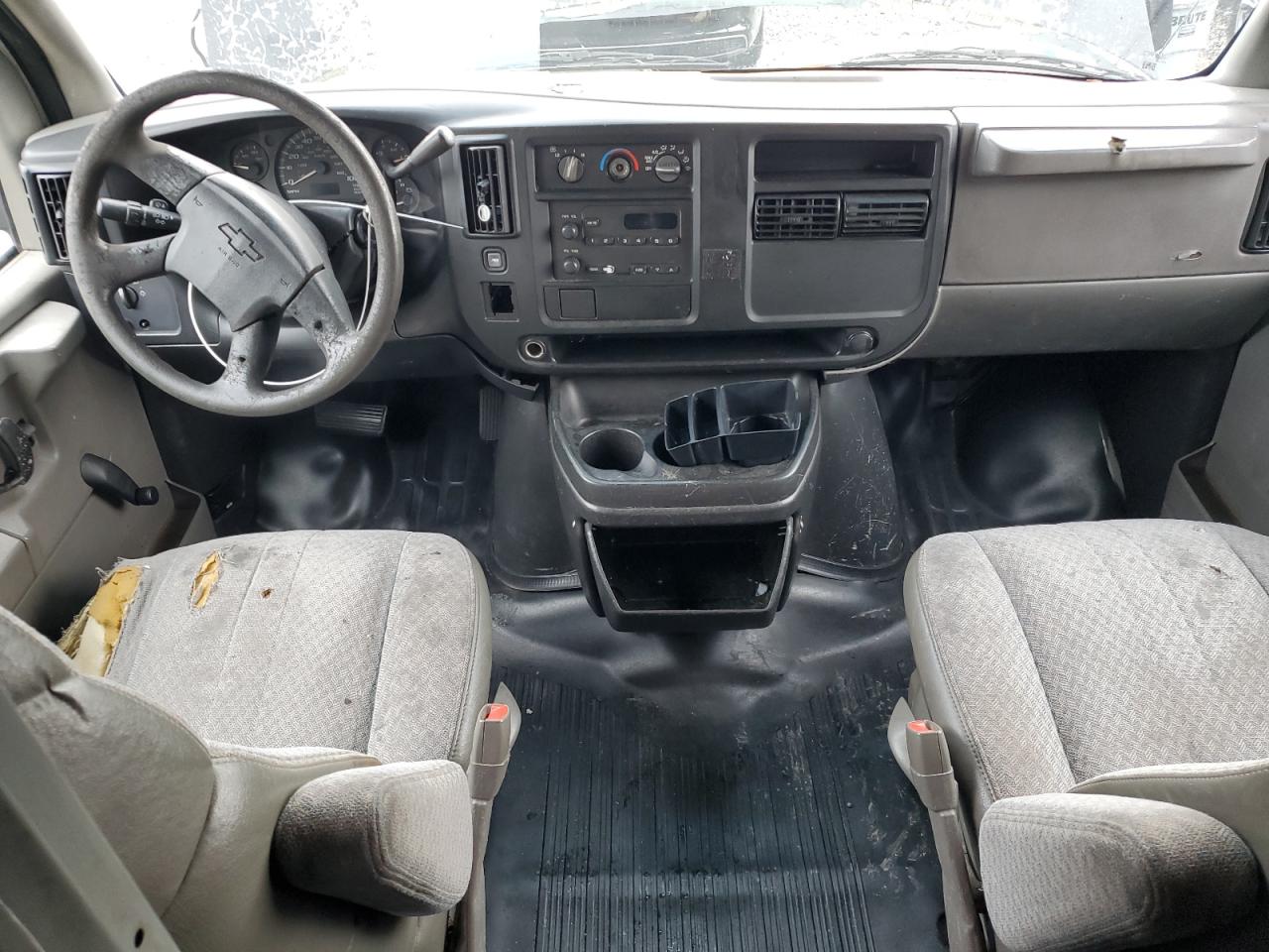 2003 Chevrolet Express VIN 1GCEG15X631196098 Copart auction photo, front end damage thumbnail 8