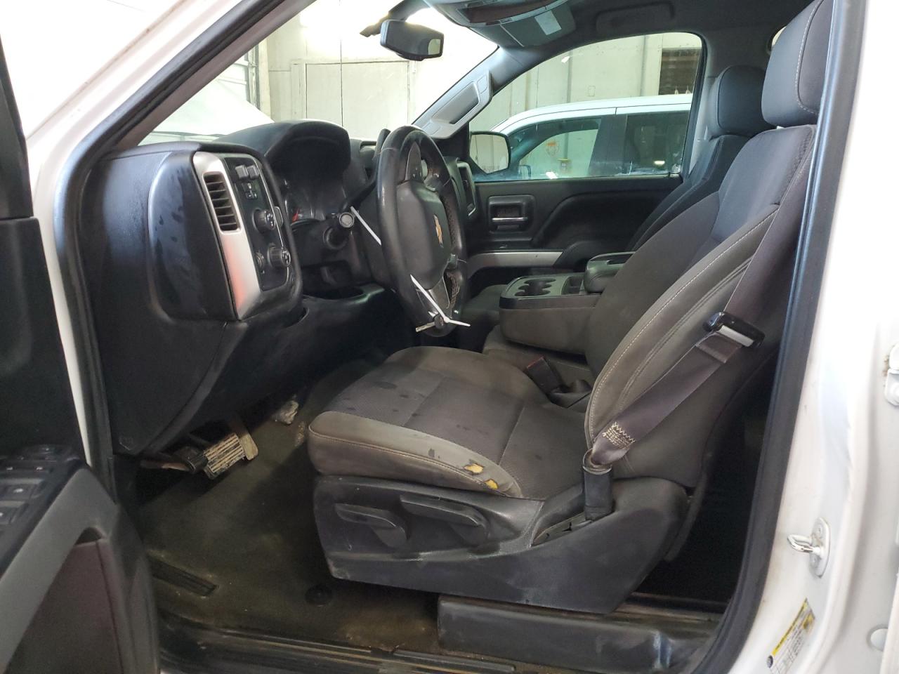 2015 Chevrolet Silverado VIN 3GCUKREC5FG488725 Copart auction photo, rear end / minor dent/scratches damage thumbnail 7