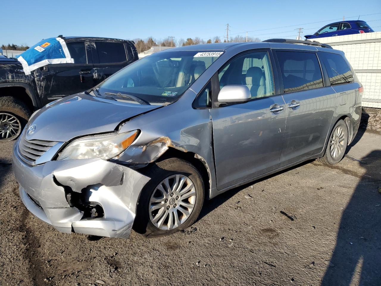2011 Toyota Sienna VIN 5TDYK3DC9BS141572