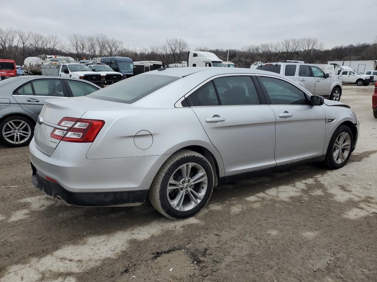 2015 Ford Taurus VIN 1FAHP2D89FG130861 Copart auction photo, front end / minor dent/scratches damage thumbnail 3