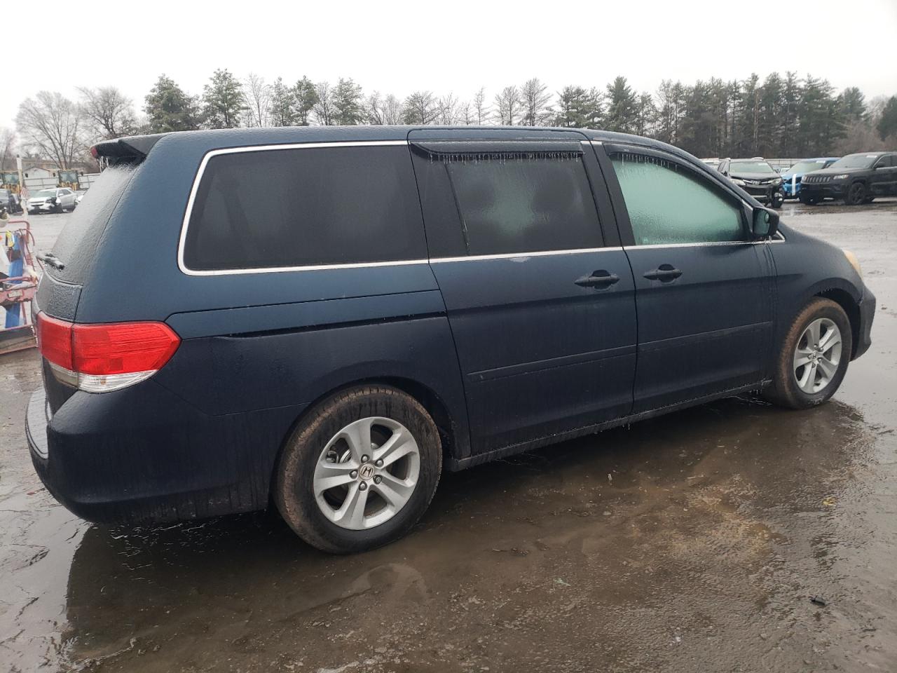 2010 Honda Odyssey VIN 5FNRL3H23AB066745 Copart auction photo, mechanical / minor dent/scratches damage thumbnail 3