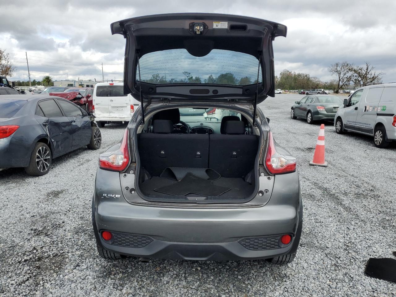 2015 Nissan Juke VIN JN8AF5MR2FT504344 Copart auction photo, normal wear / minor dent/scratches damage thumbnail 6