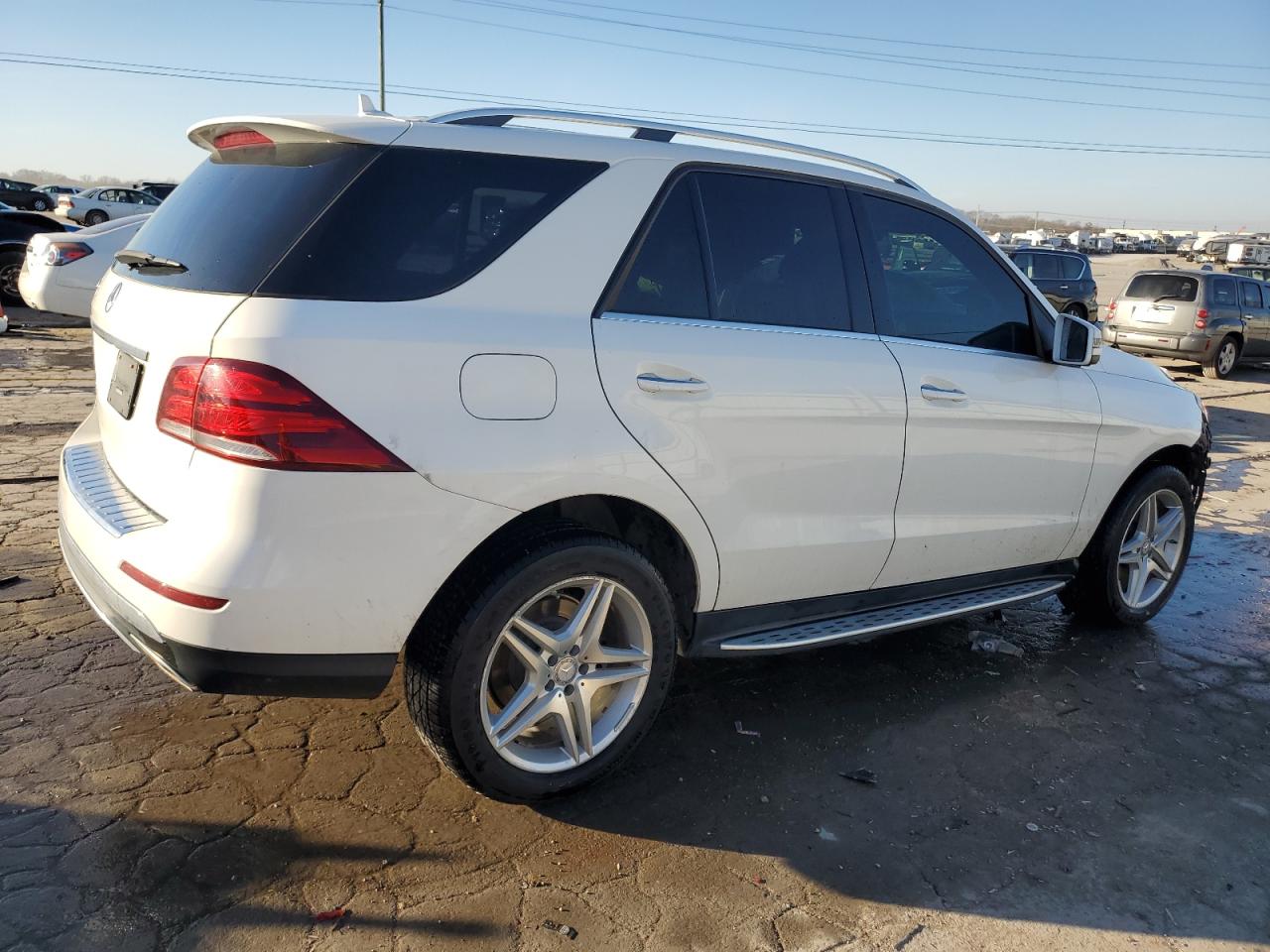 2017 Mercedes-Benz GLE VIN 4JGDA5JB5HA899953 Copart auction photo, front end damage thumbnail 3