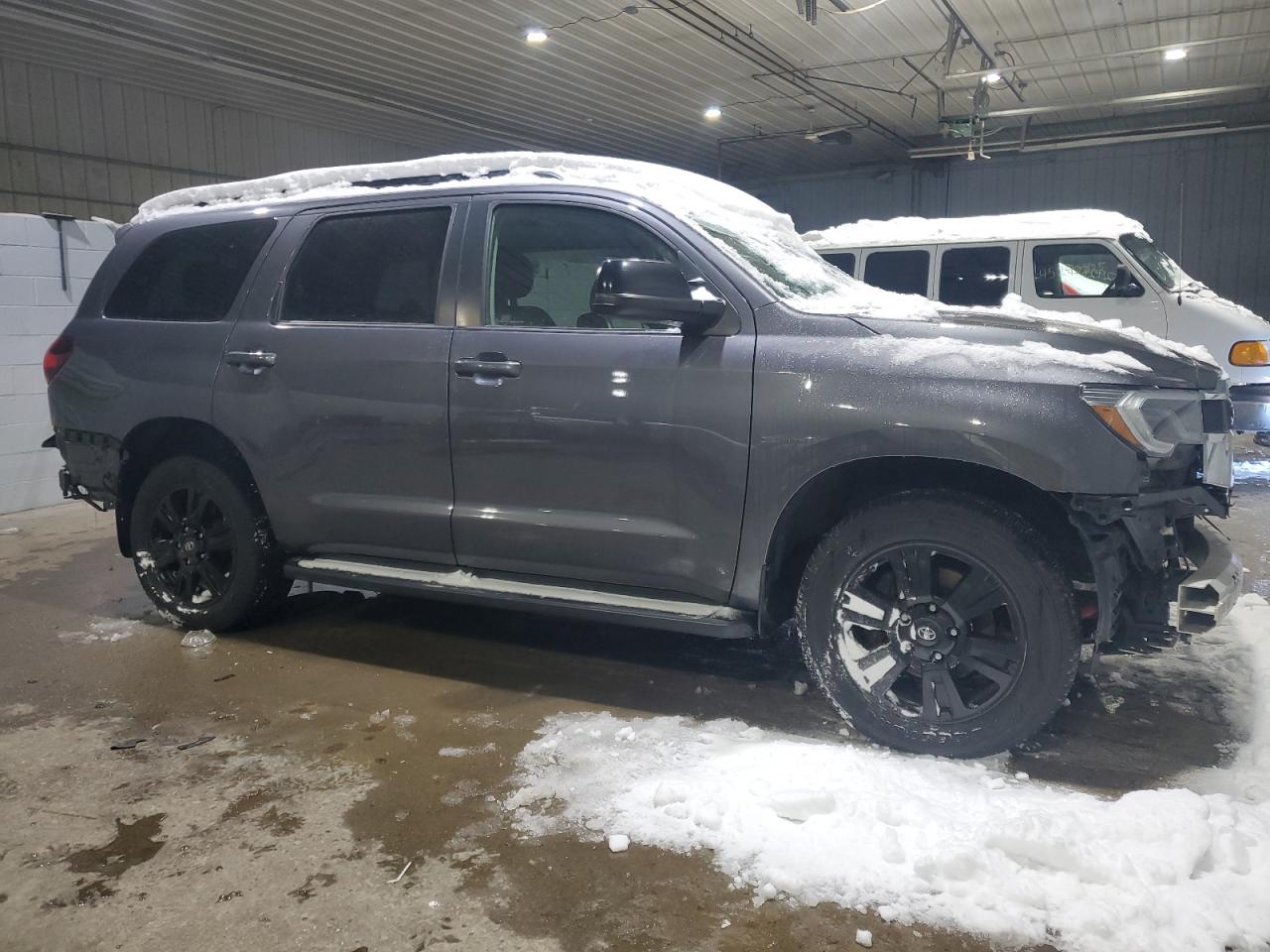 2018 Toyota Sequoia VIN 5TDBY5G16JS157043 Copart auction photo, rear end / front end damage thumbnail 4