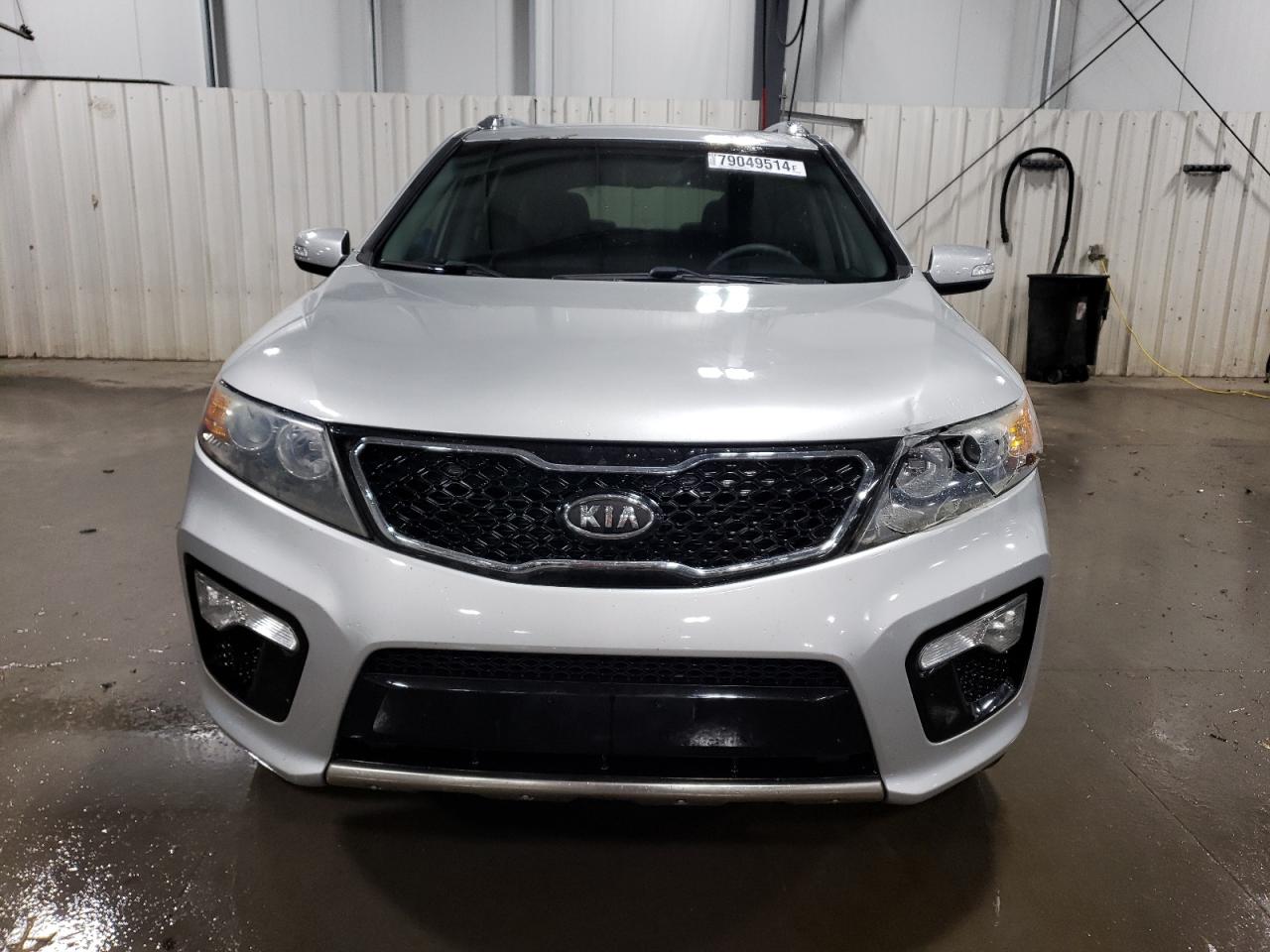 2013 KIA Sorento VIN 5XYKWDA22DG328325 Copart auction photo, front end / side damage thumbnail 5
