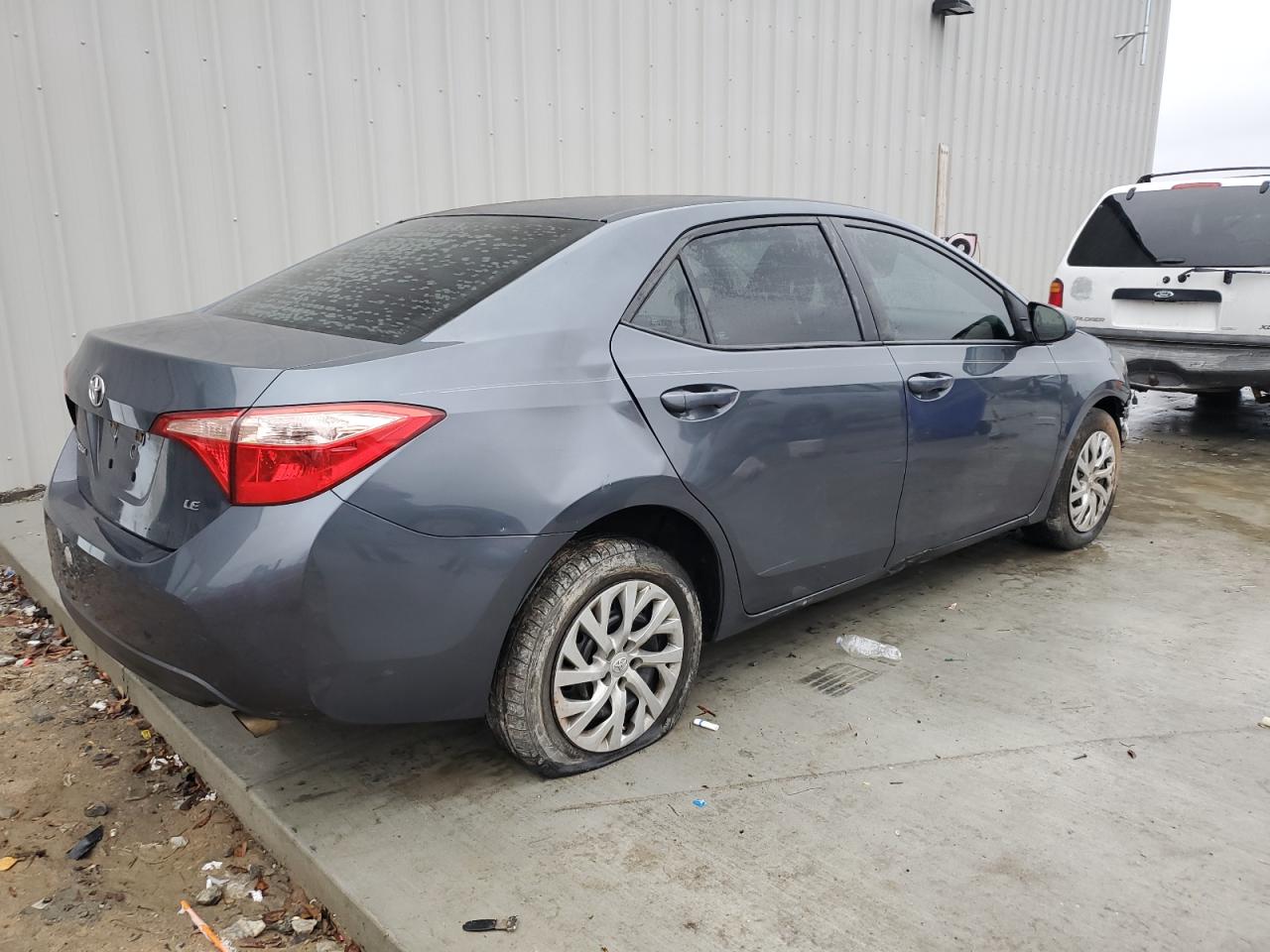 2018 Toyota Corolla VIN 5YFBURHE9JP835474 Copart auction photo, front end damage thumbnail 3