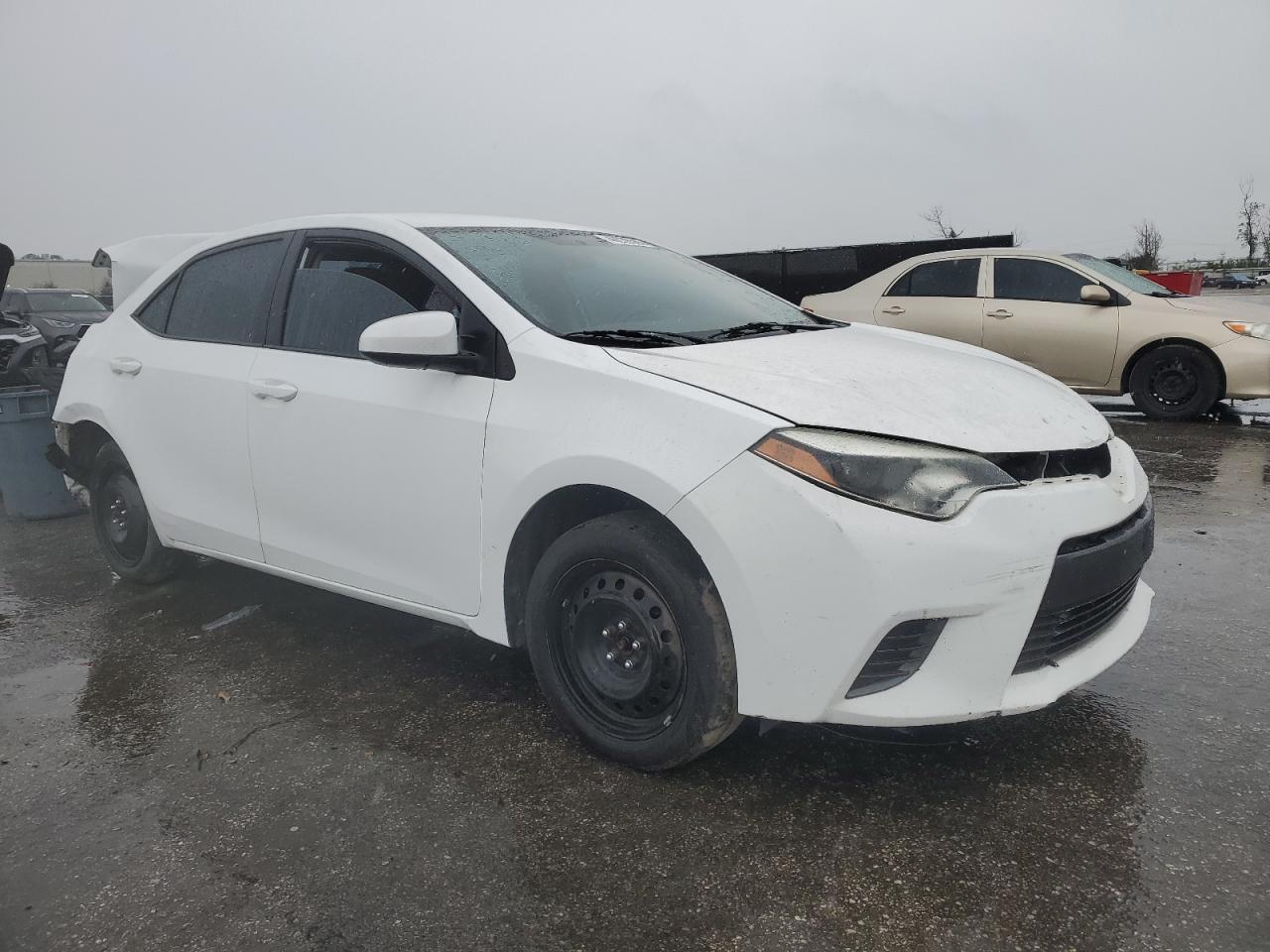 2015 Toyota Corolla VIN 2T1BURHE1FC390672 Copart auction photo, front end / rear end damage thumbnail 4