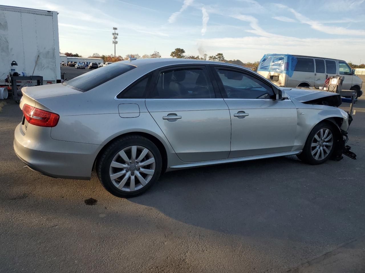 2015 Audi A4 VIN WAUBFAFL6FN009762 Copart auction photo, front end / minor dent/scratches damage thumbnail 3