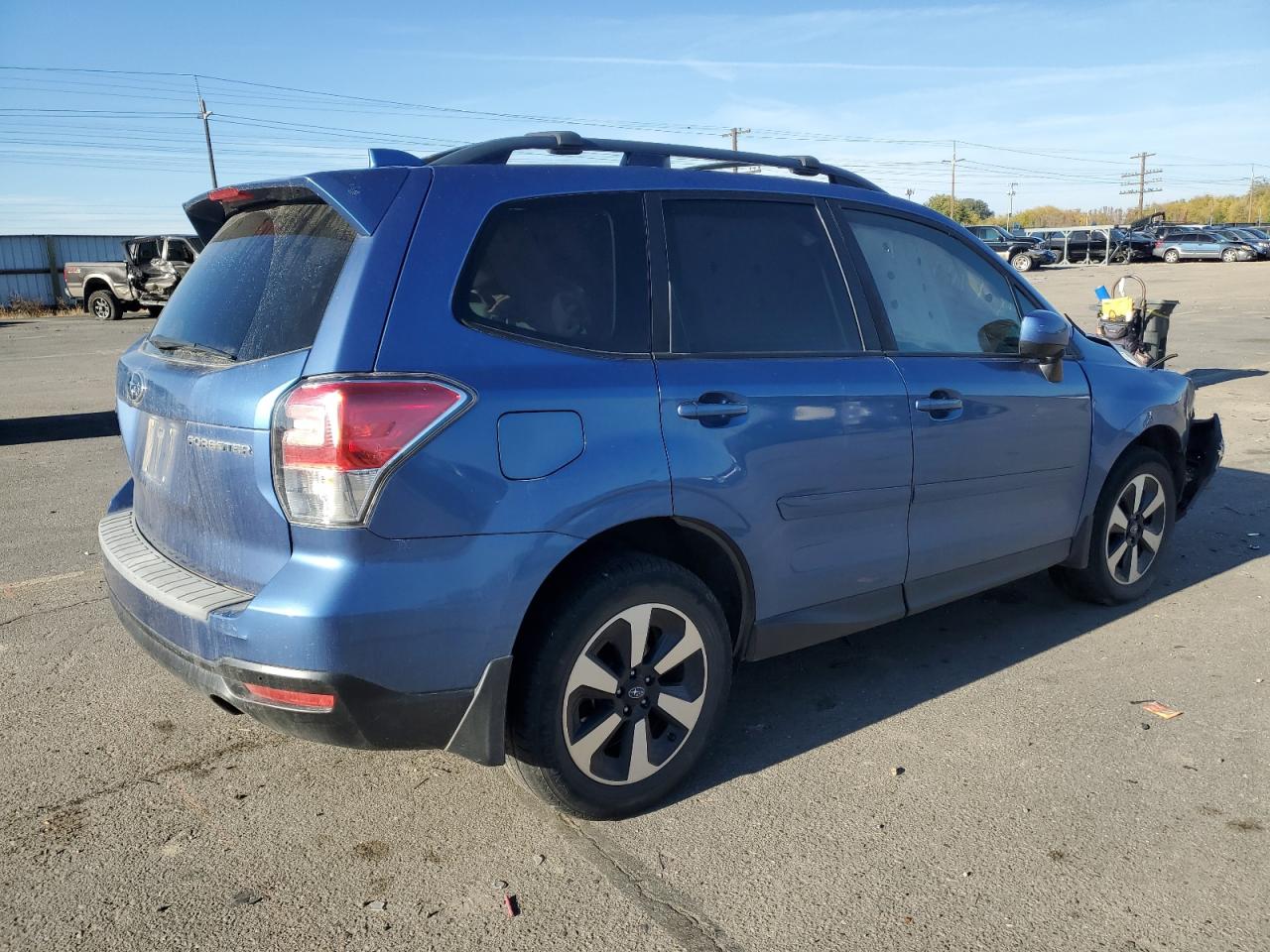 2018 Subaru Forester VIN JF2SJAEC2JH416439 Copart auction photo, front end / side damage thumbnail 3