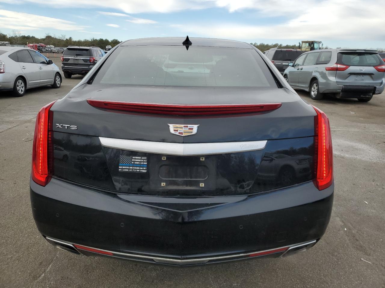 2017 Cadillac XTS VIN 2G61M5S38H9165134 Copart auction photo, front end / minor dent/scratches damage thumbnail 6