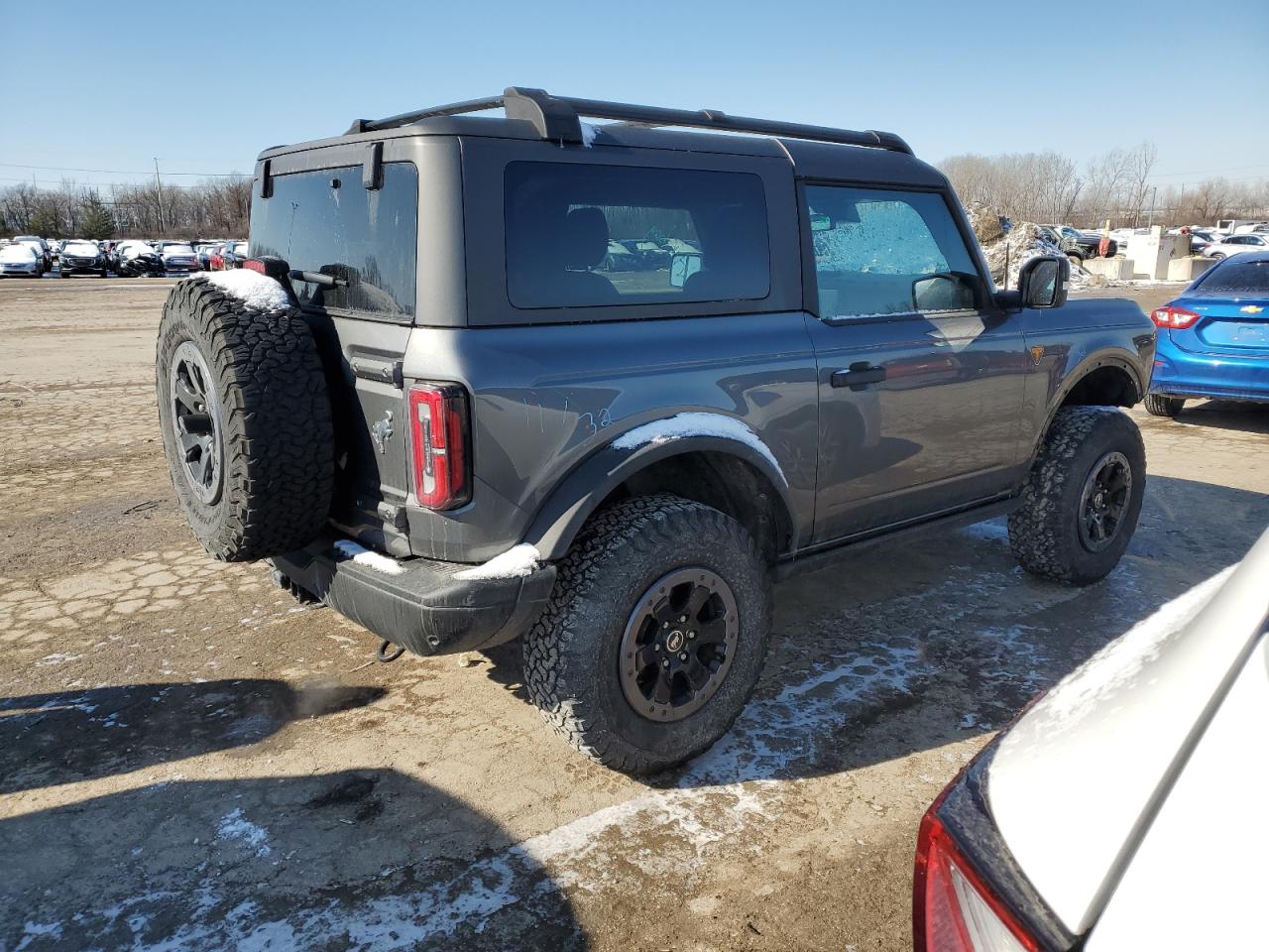 2022 Ford Bronco VIN 1FMDE5CP1NLB49365 Copart auction photo, front end / side damage thumbnail 3