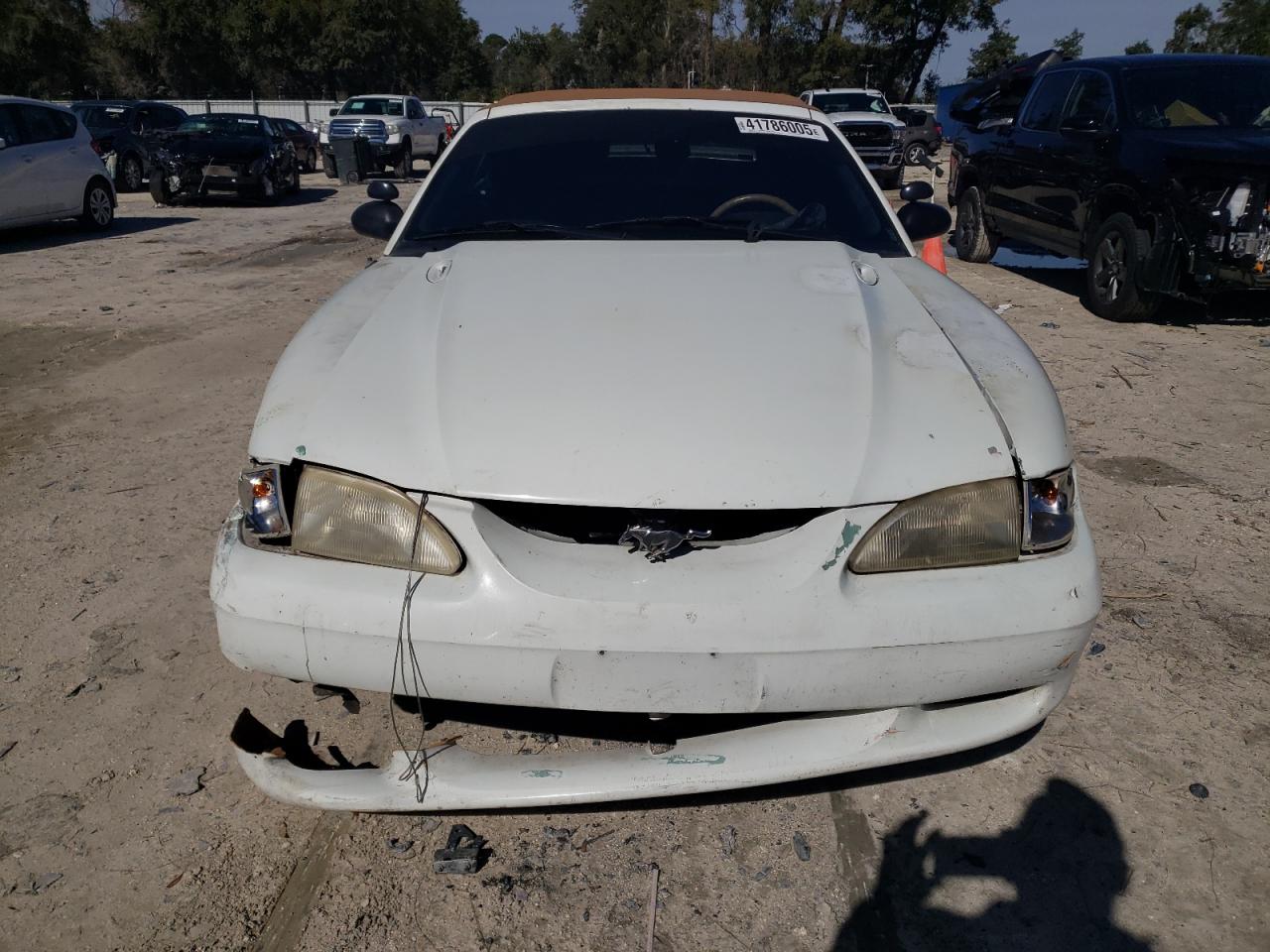 1995 Ford Mustang VIN 1FALP45T0SF152059 Copart auction photo, front end / stripped damage thumbnail 5