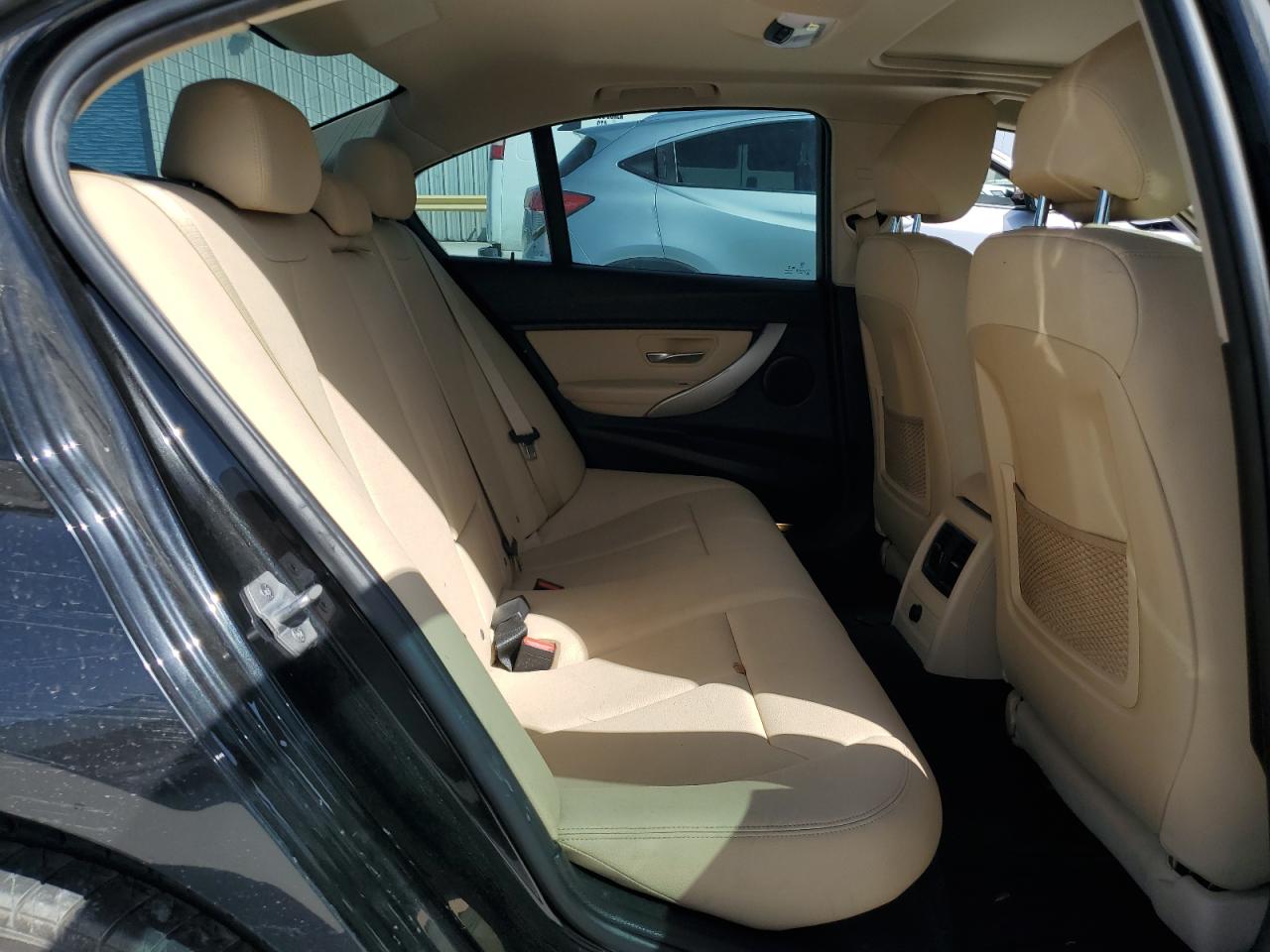 2018 BMW 3er VIN WBA8E1G5XJNU91447 Copart auction photo, front end / side damage thumbnail 10