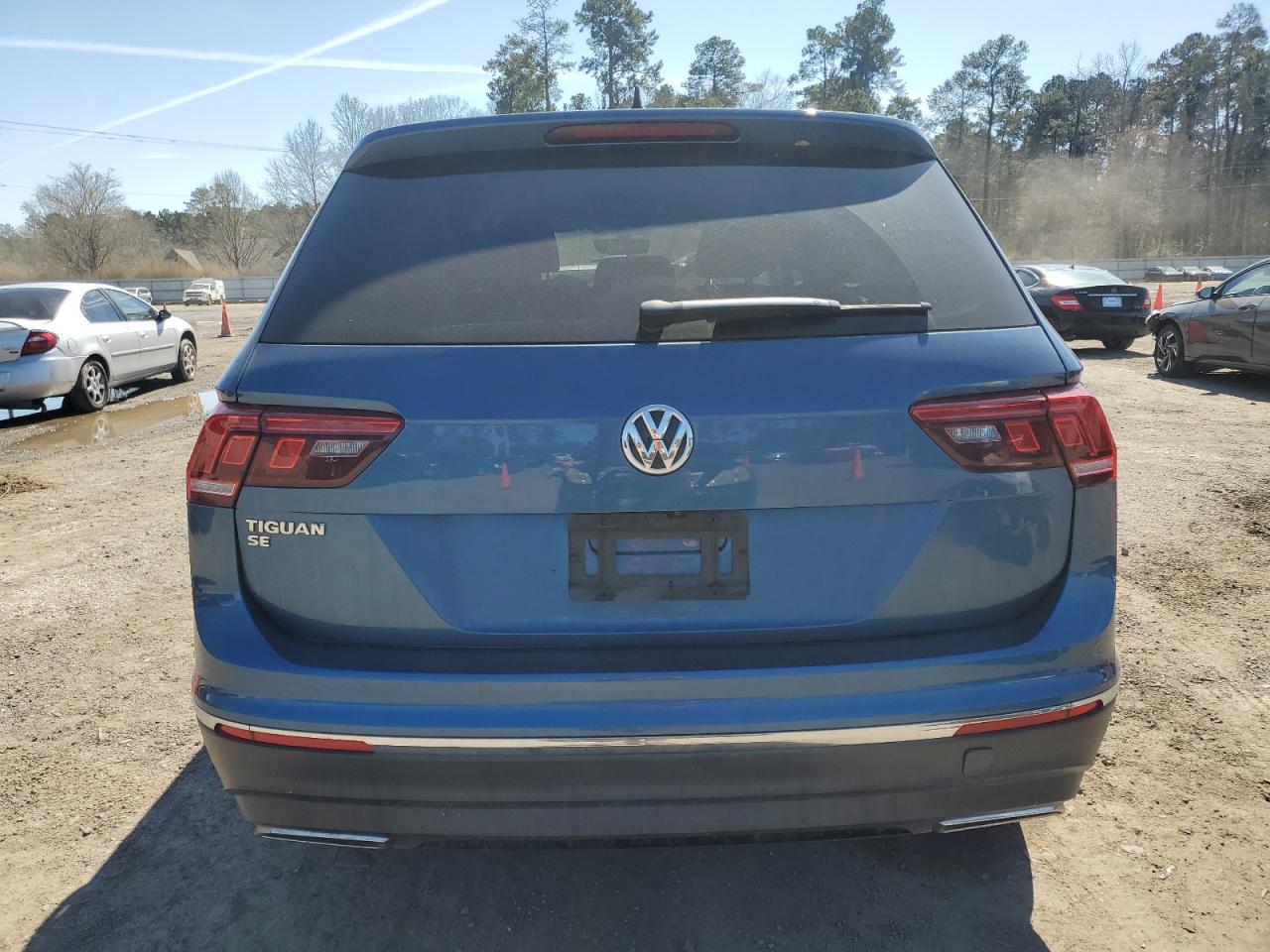 2020 Volkswagen Tiguan VIN 3VV3B7AX6LM012989 Copart auction photo, side / front end damage thumbnail 6