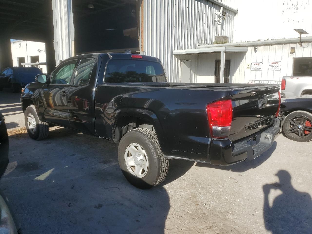 2017 Toyota Tacoma VIN 5TFRX5GN8HX083200 Copart auction photo, water/flood / minor dent/scratches damage thumbnail 2