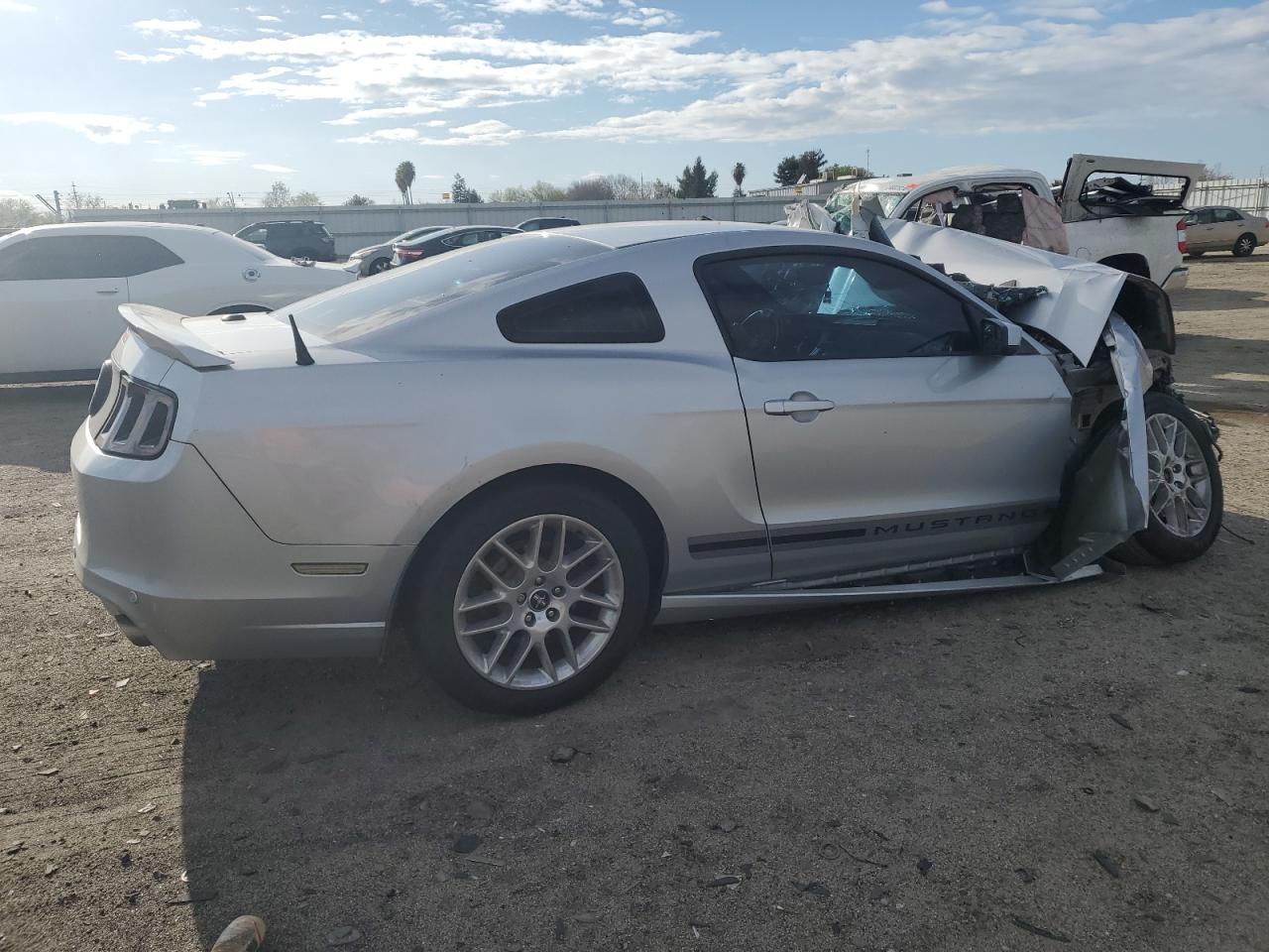 2013 Ford Mustang VIN 1ZVBP8AM1D5271739 Copart auction photo, front end / side damage thumbnail 3