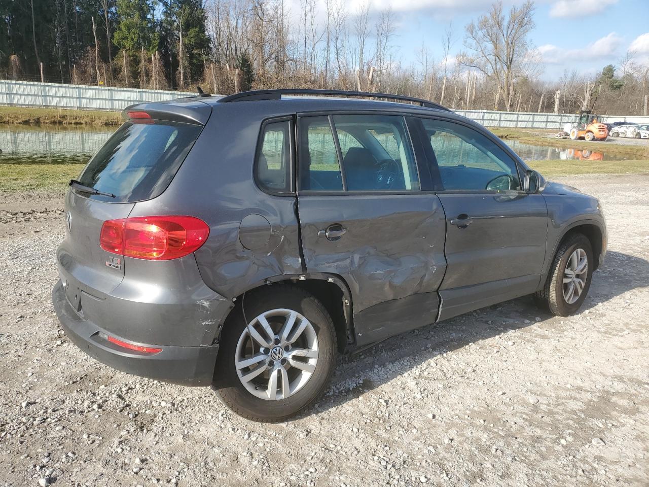 2016 Volkswagen Tiguan VIN WVGBV7AX7GW585838 Copart auction photo, rear end / side damage thumbnail 3