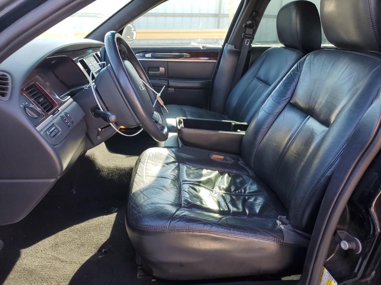2011 Lincoln Town Car VIN 2LNBL8EV0BX756480 Copart auction photo, front end / side damage thumbnail 7