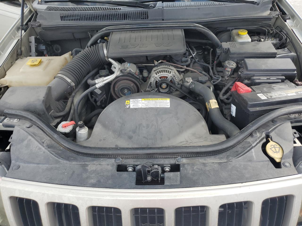 2010 Jeep Grand Cherokee VIN 1J4PS4GK3AC121560 Copart auction photo, side / front end damage thumbnail 14